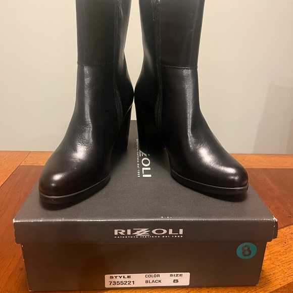 New never used Black Rizoli boots - Picture 2 of 2